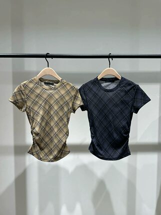 正品2026夏新品英伦格纹印花高弹薄纱修身圆领正肩上衣MBF2TOP059