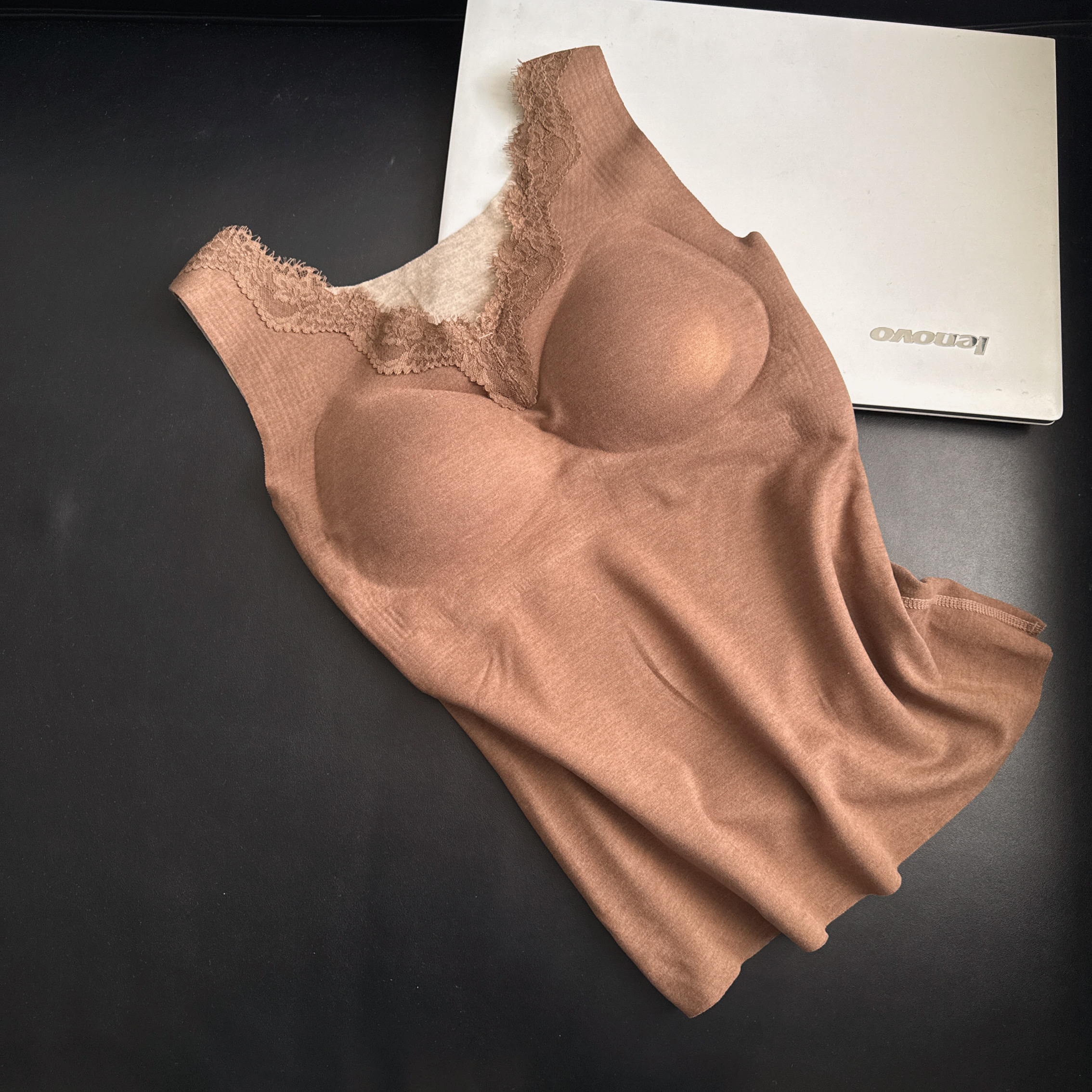 蕾丝领保暖背心双面绒打底内衣带胸垫美体塑身无袖上衣羊绒秋冬款