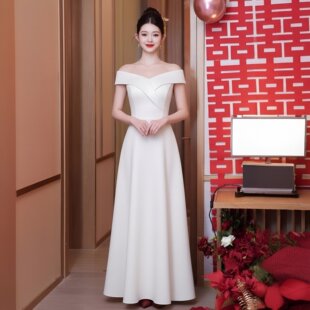 温柔风爆款 显瘦遮肉一字肩纯白色连衣裙收腰显瘦 订婚敬酒长裙女款