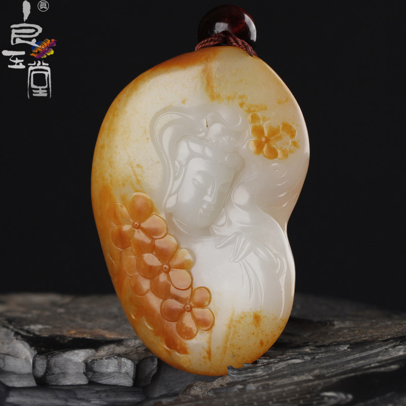 【良玉堂】和田沁黄皮籽料随形观音·国大师范同生作品131克