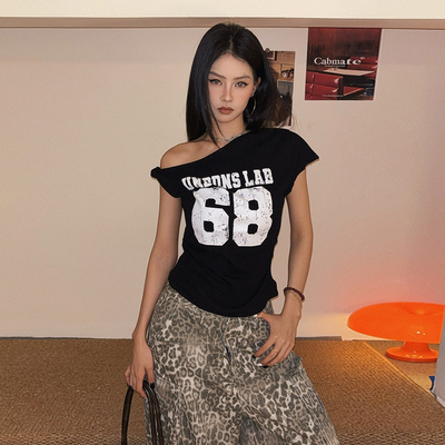 美式复古辣妹风斜肩上衣露肩短袖