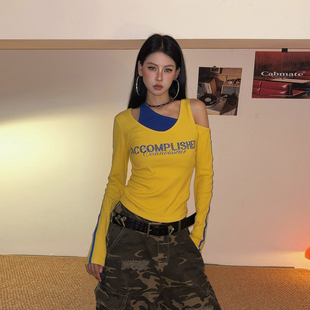 DoubleD美式辣妹撞色假两件长袖T恤女秋季修身显瘦露肩打底衫上衣