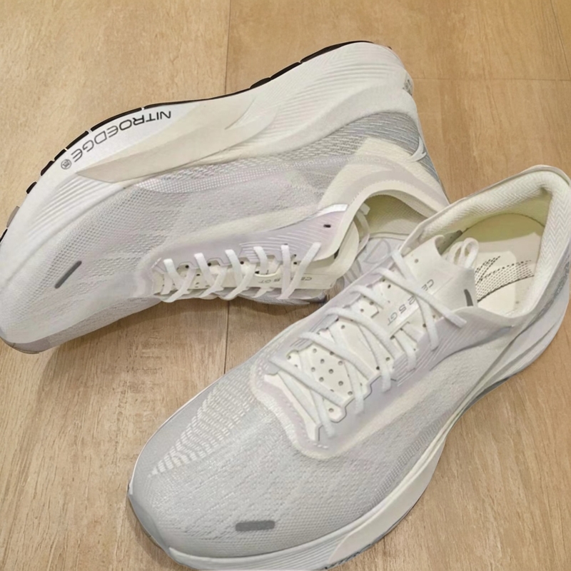 ANTA男子C202跑步鞋竞速