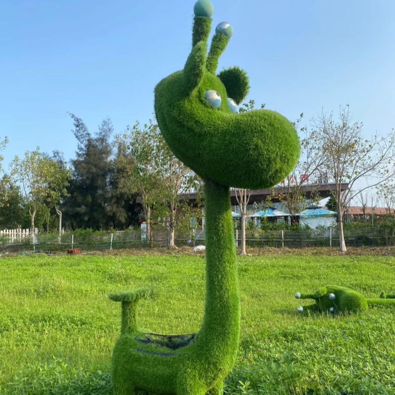 绿雕工艺品大型绿雕卡通动物造型摆件大型网红拍照打卡装饰景观