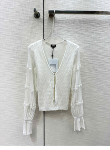 乌泽尔 2024春季新款小香风喇叭袖坑条肌理感百搭针织开衫外套女