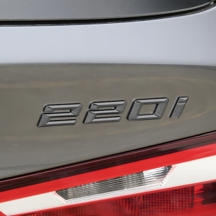 适用于新宝马尾标后车标贴218i220i225i228i字母标志数字标M装 饰