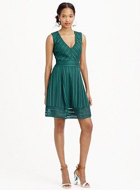 美系时装 J.C双层V领高腰镂空修身连衣裙 25070306