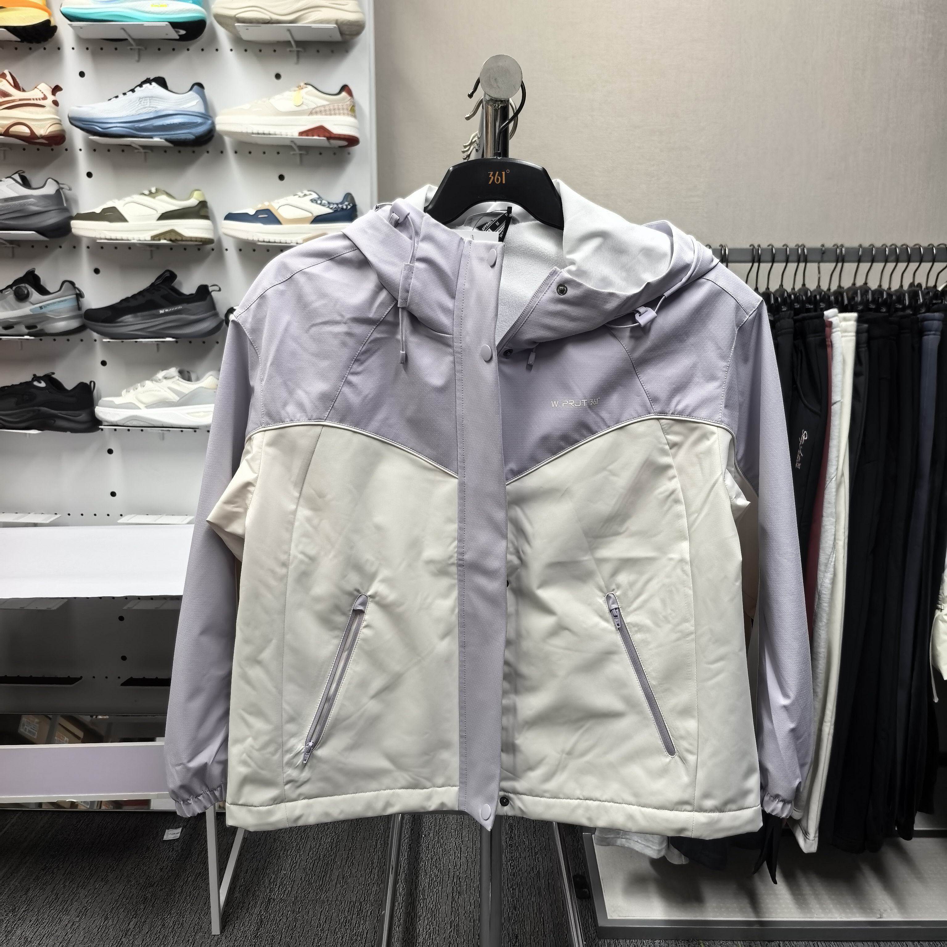 361度女款春季新款绒里风衣 562614609N