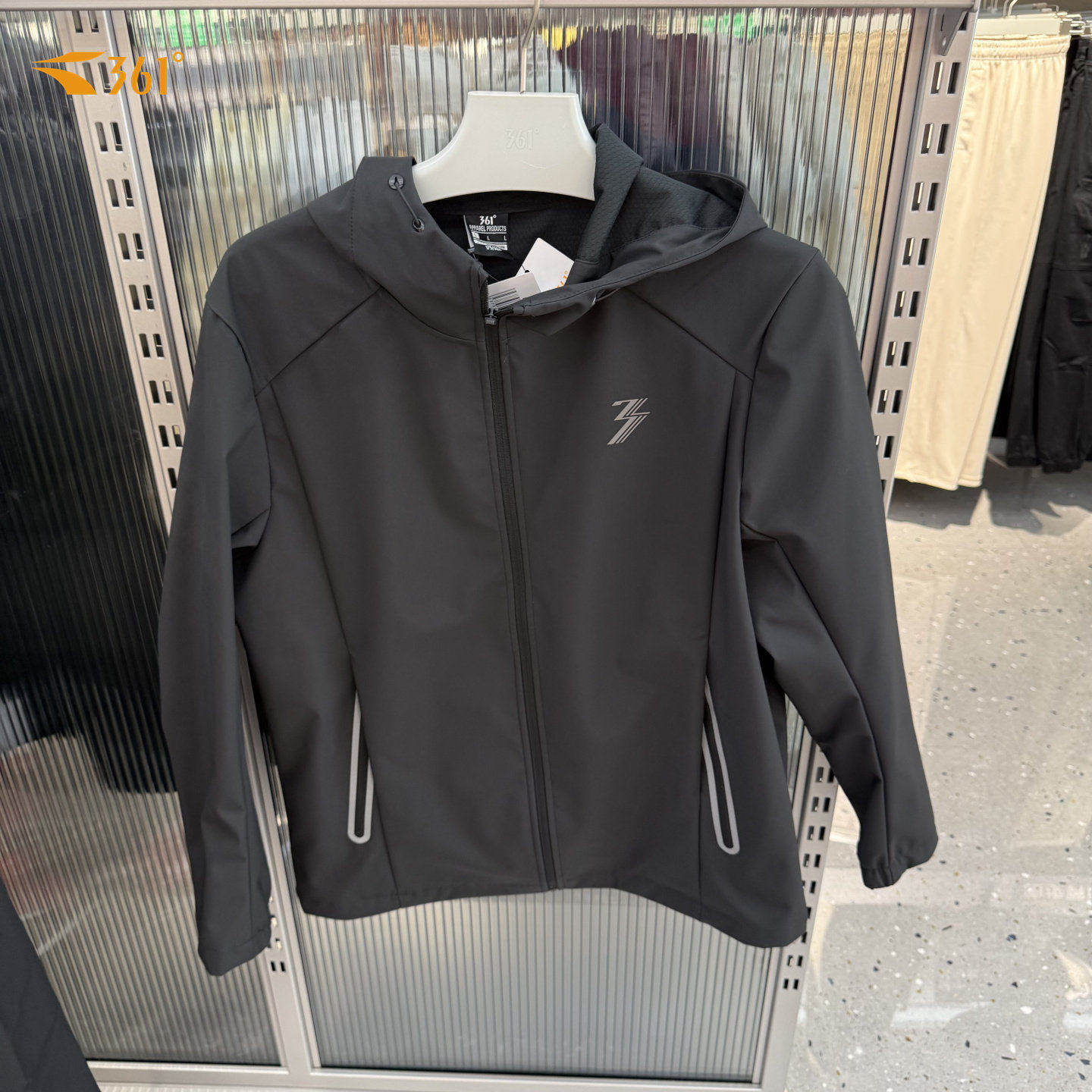 361度男式运动风衣外套连帽保暖休闲上衣2026春季新品552612681