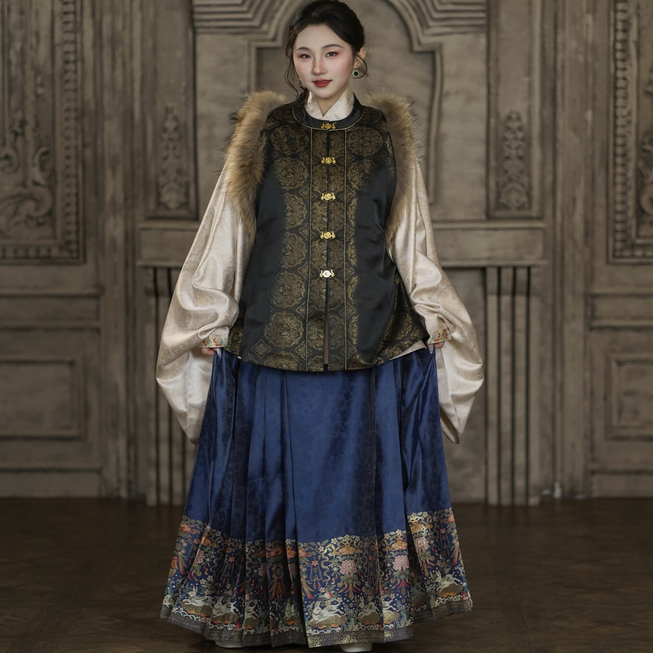 公卿 I 三兔共耳 浮光锦夹棉 圆领对襟比甲 貉子毛,女装/女士精品,汉服上装,淘宝优惠券,粉丝福利购,淘宝优惠卷