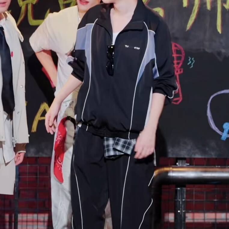 五哈5王俊凯同款夹克外套裤子