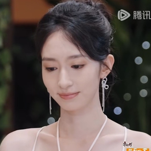 原版心动的信号8王珏同款流苏耳钉女ins轻奢高级感小众设计耳饰潮