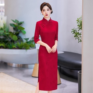 妈妈婚宴红色旗袍2026新款高端喜婆婆婚宴装修身年轻款连衣裙秋季