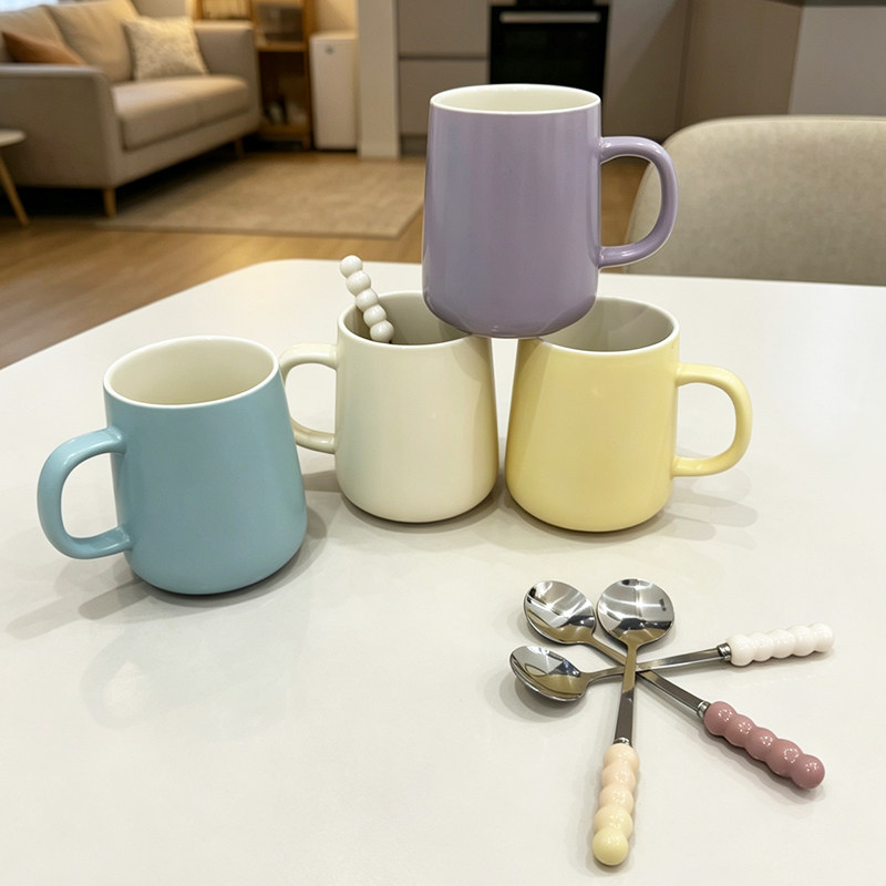 彩色陶瓷马克杯带勺子办公室水杯家用茶杯简约咖啡杯耐高温可消毒