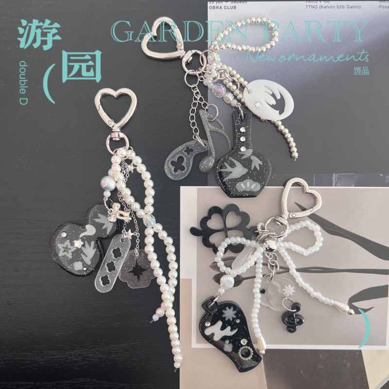 doubleD手工自制滴胶小众国风古董花瓶黑白风钥匙扣挂件小巧仙气,服饰配件/皮带/帽子/围巾,钥匙扣,淘宝优惠券,粉丝福利购,淘宝优惠卷