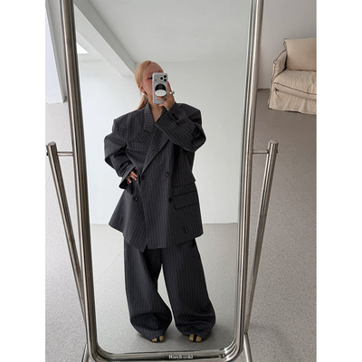 Rockrio Rarelicold 白线条纹廓形灰色西装套装