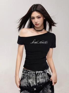 美式辣妹黑色斜肩露肩短袖t恤女夏夏季修身收腰不规则设计感上衣
