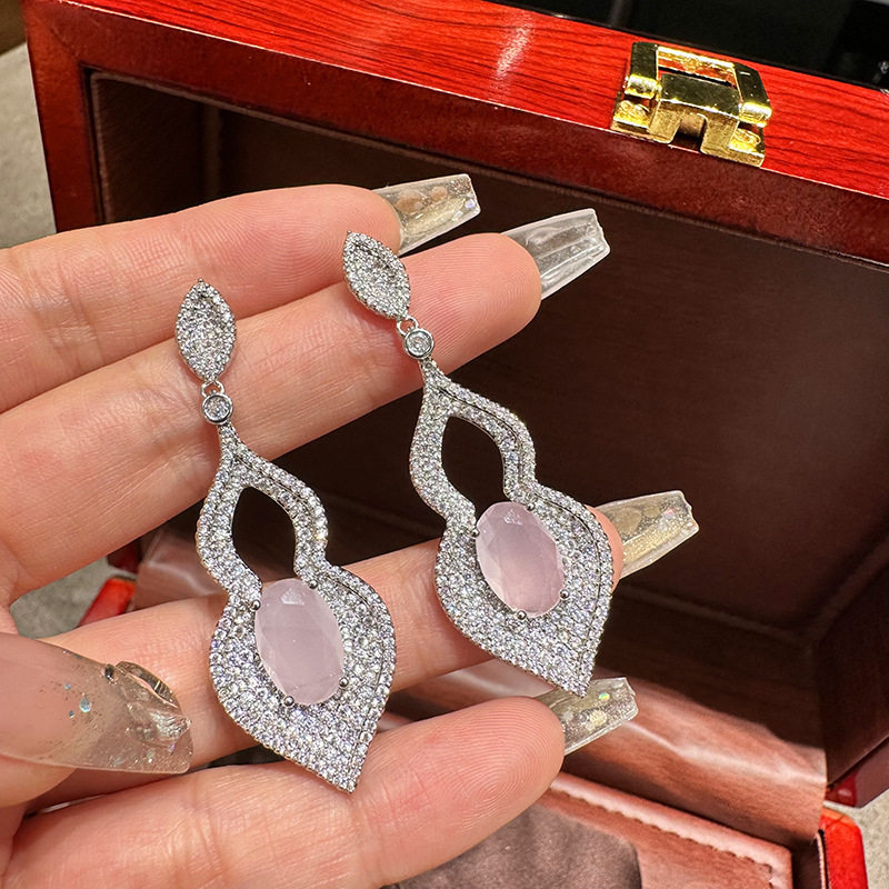简约葫芦形线条镶淡粉色锆石耳环女复古宫廷水滴形甜美高级感潮