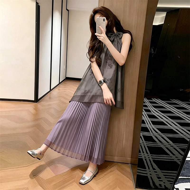 法式气质紫色碎花背心连衣裙女2026夏季新款独特超好看无袖长裙子