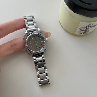 时装重工仿机械手表女时尚个性高颜值精致女款职场通勤石英腕表