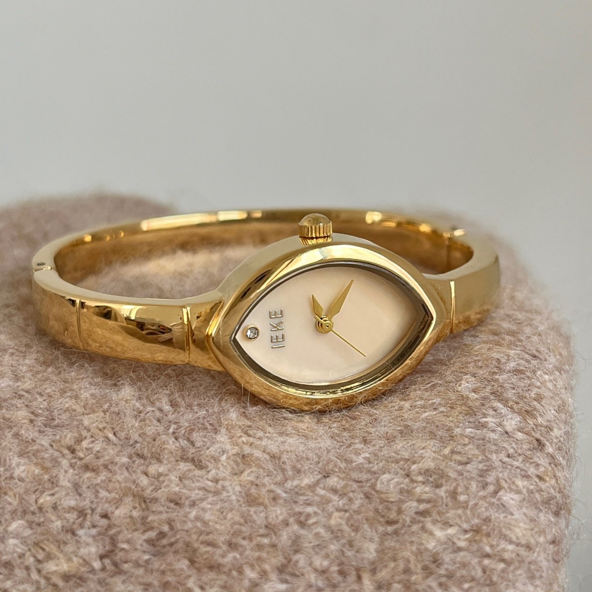 IEKE手镯系列个性尖椭圆小众时装女士手表轻奢高档气质显白小表盘,手表,国产腕表,淘宝优惠券,粉丝福利购,淘宝优惠卷
