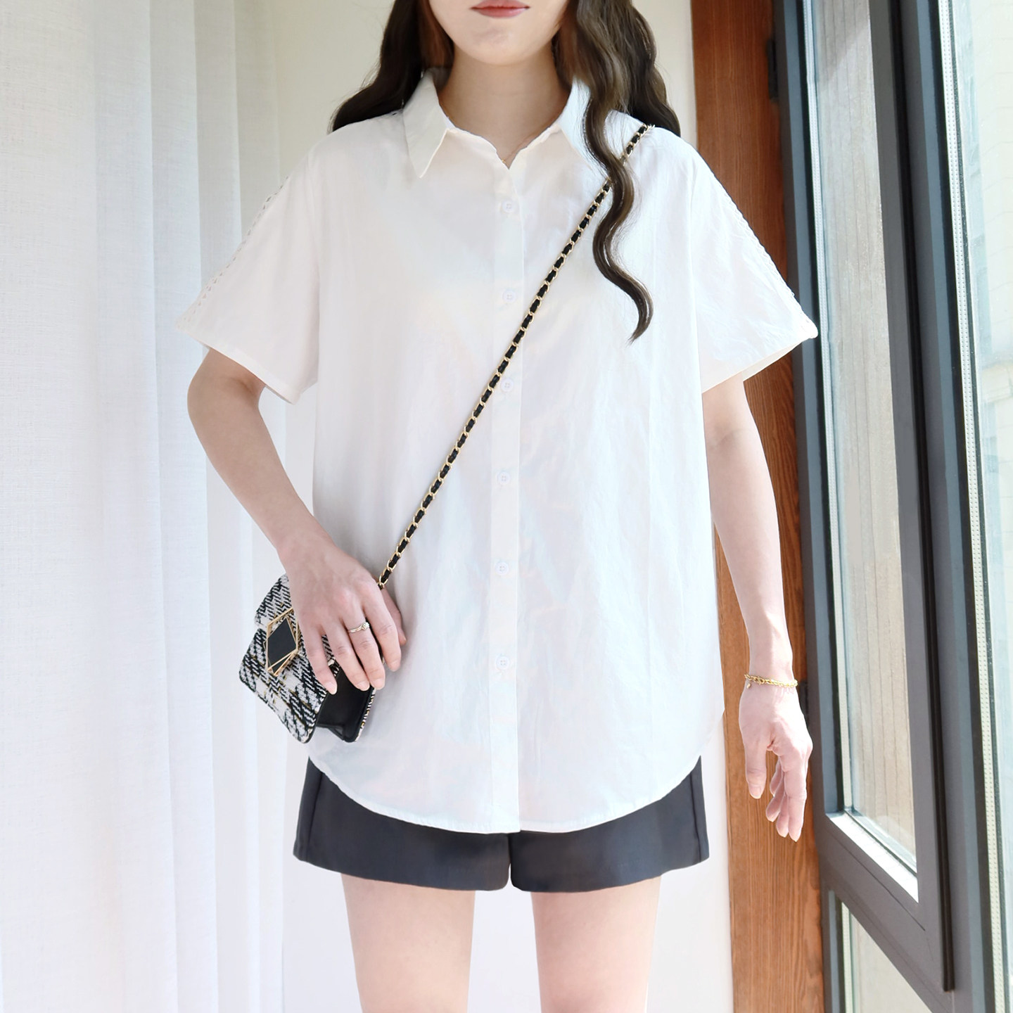 大码纯棉短袖白衬衫女200斤胖mm夏2026新款宽松镂空拼接通勤衬衣