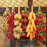Симуляция овощей и фруктов, висящих витрины фальшивого перца декоративные кукурузные фермы.