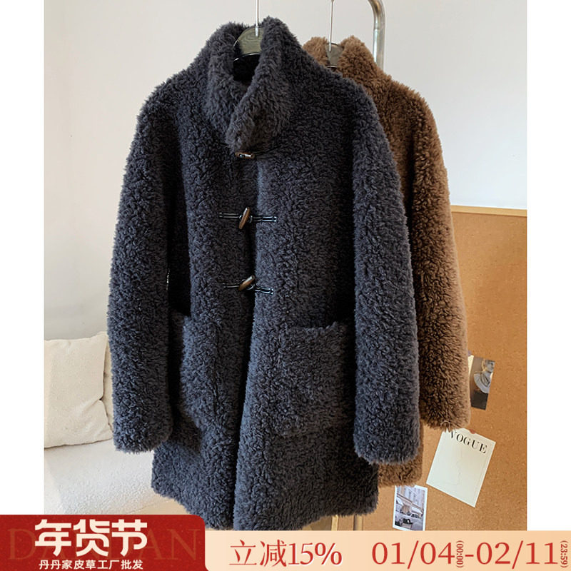 冬日慵懒感软糯厚实纯羊羔毛皮毛一体牛角扣中长款皮草女毛毛外套,女装/女士精品,皮草,淘宝优惠券,粉丝福利购,淘宝优惠卷