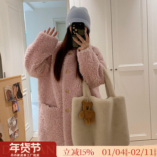 绵密柔软羊羔毛皮毛一体纯羊毛圆领金扣韩版皮草女冬毛毛外套粉色