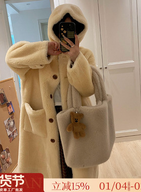 温柔风奶油黄冬季羊羔毛大衣皮毛一体韩版连帽长款皮草女毛毛外套