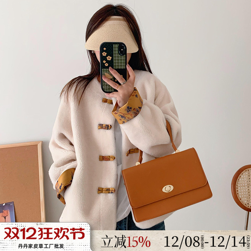 特价复古中国风盘扣秋冬新款皮毛一体羊羔毛羊剪绒皮草外套女短款