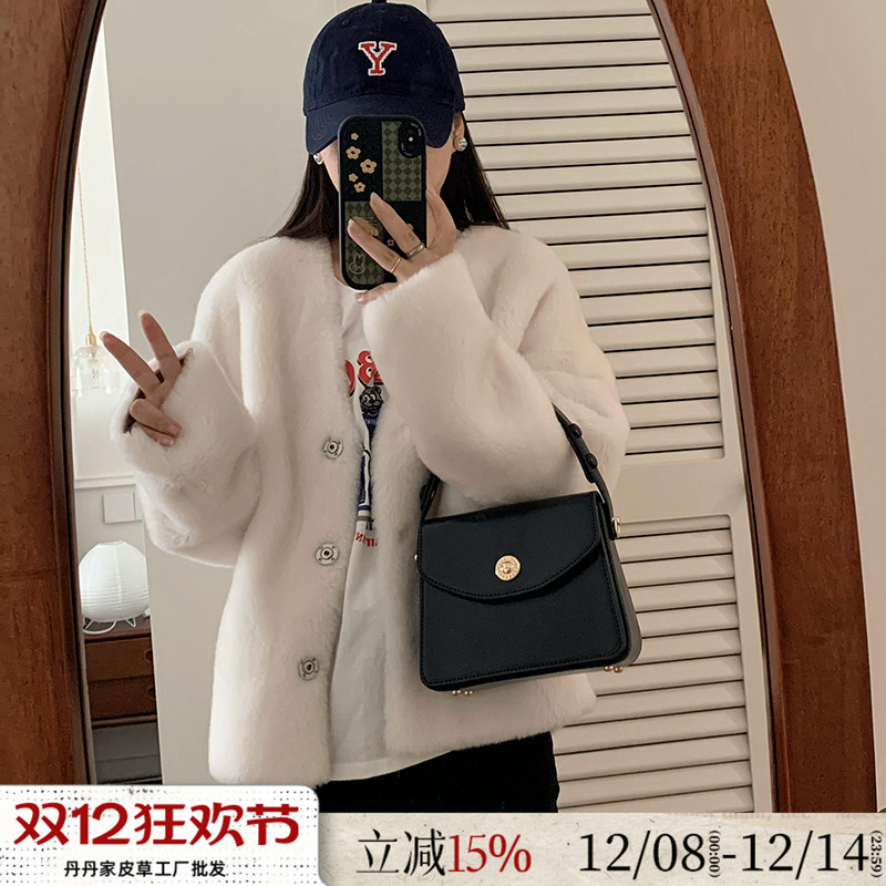 CHAO软萌好穿~时髦温暖！羊羔毛V领羊剪绒皮毛一体短款皮草外套女