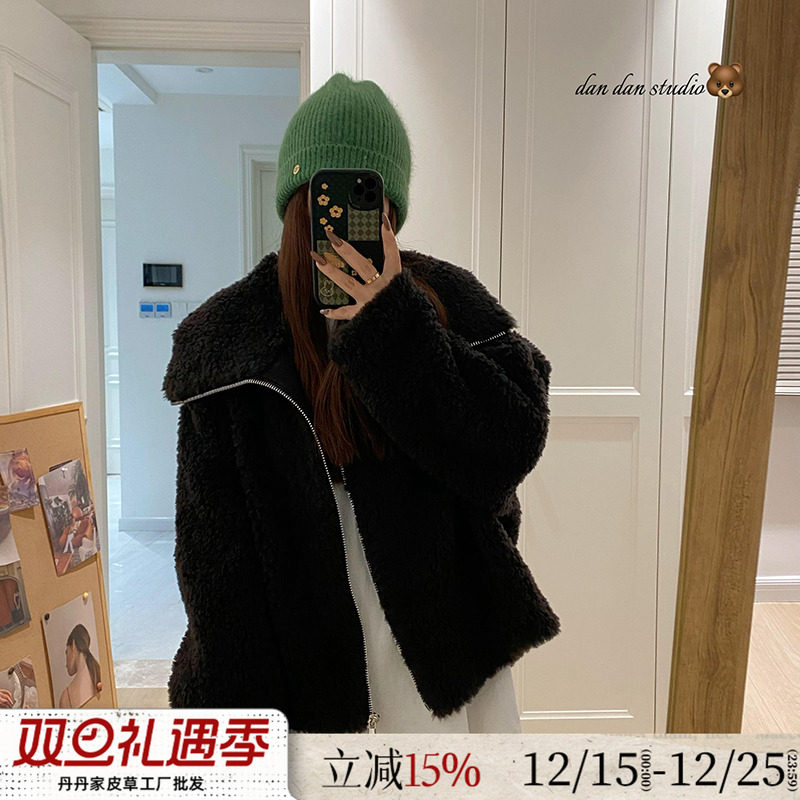 羊羔毛皮毛一体大翻领皮草外套女