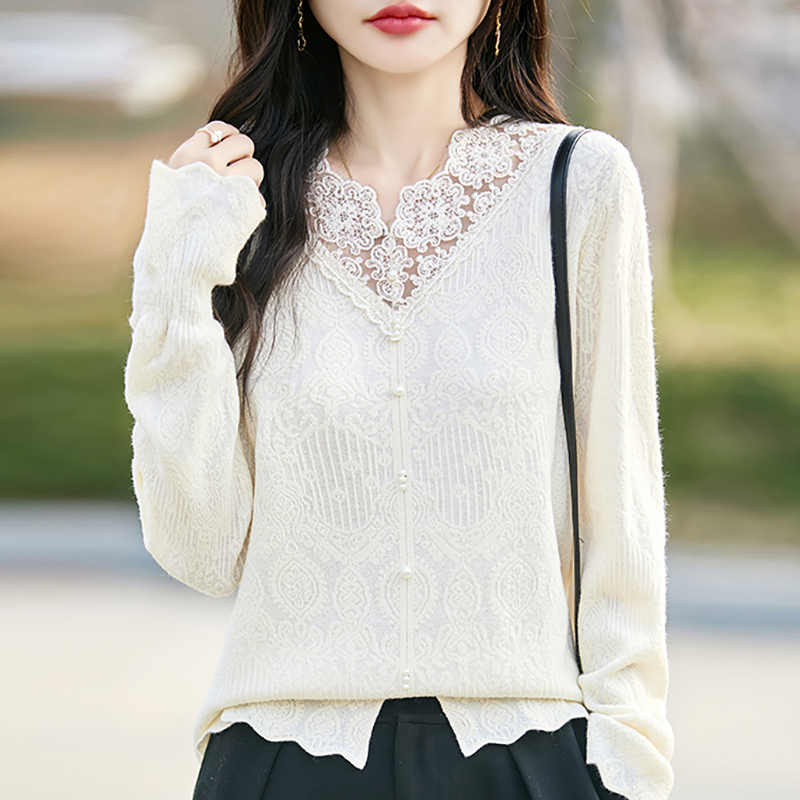 撤标撤柜时尚V领高级镂空蕾丝针织打底衫女春秋内搭大码女装毛衣