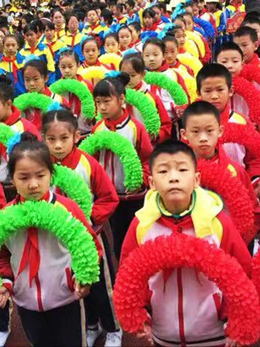 Жесткий круг стального цветочного кольца игры открытие вступления в поступление правильно в детском саду танце