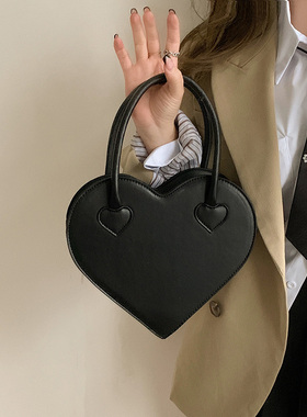 复古小众设计包包女包2025新款少女爱心手提包时尚简约黑色斜挎包