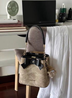 2025新款小众设计高级感秋冬复古文艺水桶包女休闲百搭单肩斜挎包