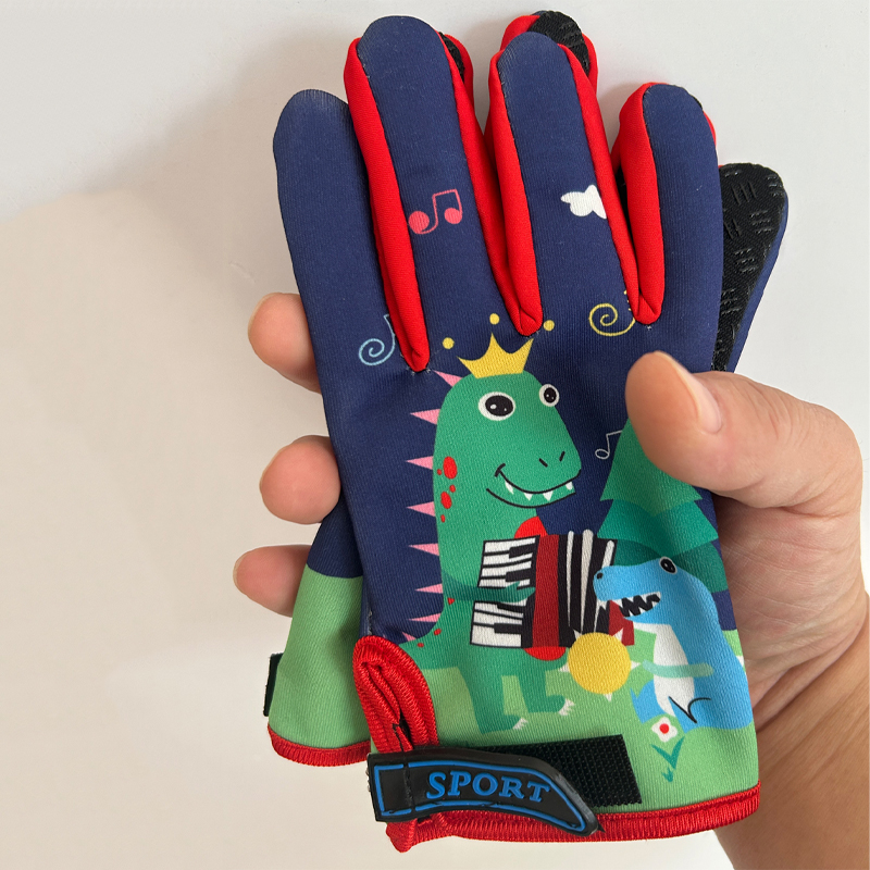 儿童手套复合绒防滑运动5度左右