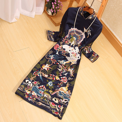 美伦新中式百鸟复古刺绣修身旗袍