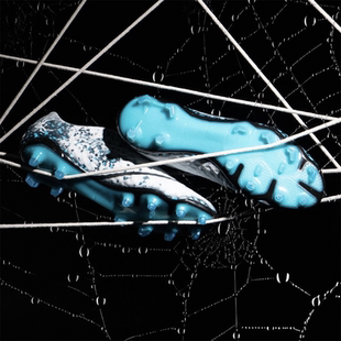 FG毒蜂内马尔芒特遇水变色足球鞋 Venom Ultra 蓝月妖星：Phantom