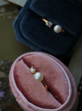 新款简约高级感轻奢小众牛头款锆石镶嵌淡水珍珠开口可调节戒指