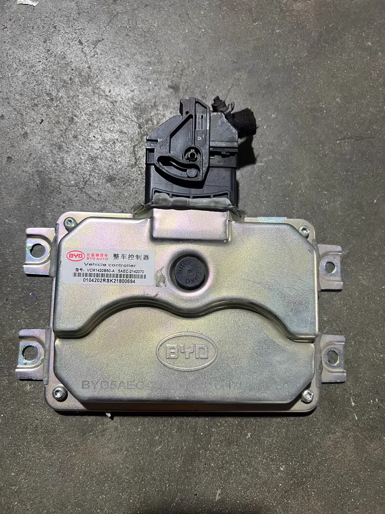 19-20款比亚迪E5 小电机小电控款 VCU 整车控制器总成 5AEC-21420