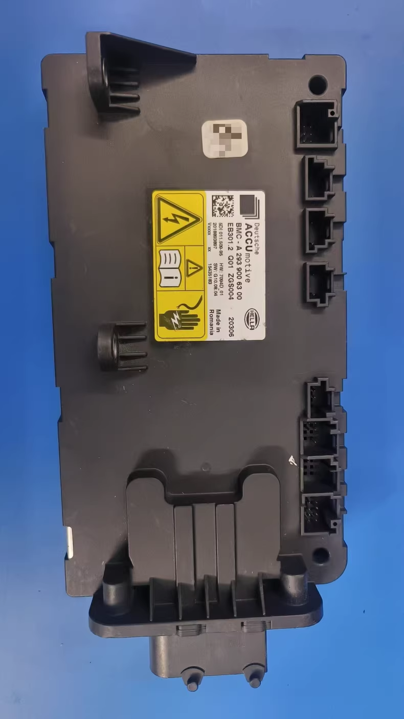 奔驰EQC电池管理系统BMS 型号：BMC-A 293 900 63 00