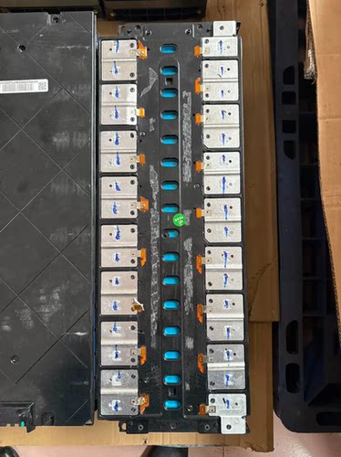 国轩磷酸铁锂105ah25年3月电芯模组 实际容量100ah左右 刚刚