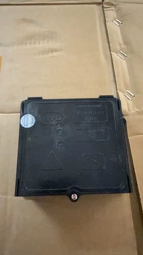 BYD分布式BMS采集器4，型号e6A-2152204A，几乎全新，成色如图。