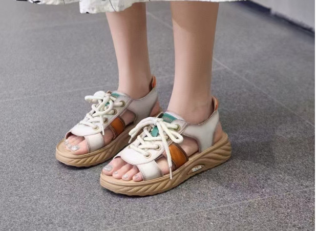 春达品牌正品女鞋专柜夏新平跟真皮牛皮舒适休闲韩版粘扣露趾凉鞋