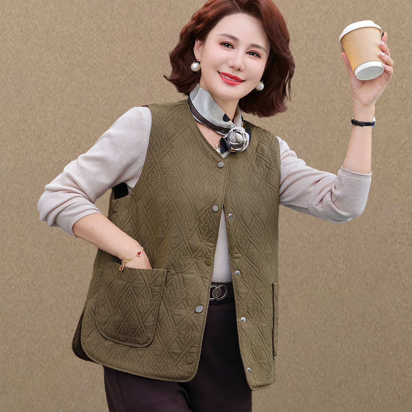 妈妈装背心马甲外套女2025新款中老年人春秋时尚坎肩奶奶马夹上衣