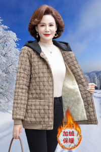 妈妈冬装加绒外套女短款洋气加厚棉袄中老年50岁时尚连帽棉服新款