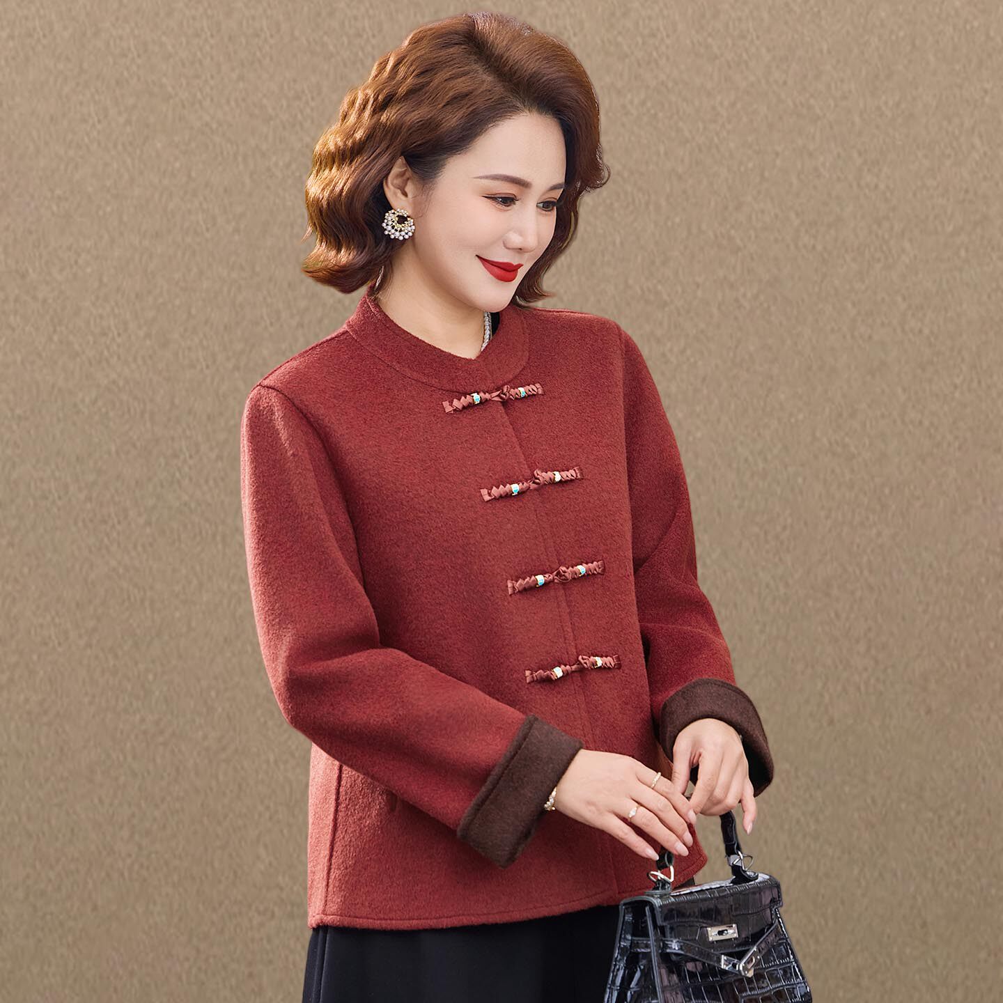 新款妈妈春装小香风毛呢外套女短款洋气中老年人春秋款双面呢上衣