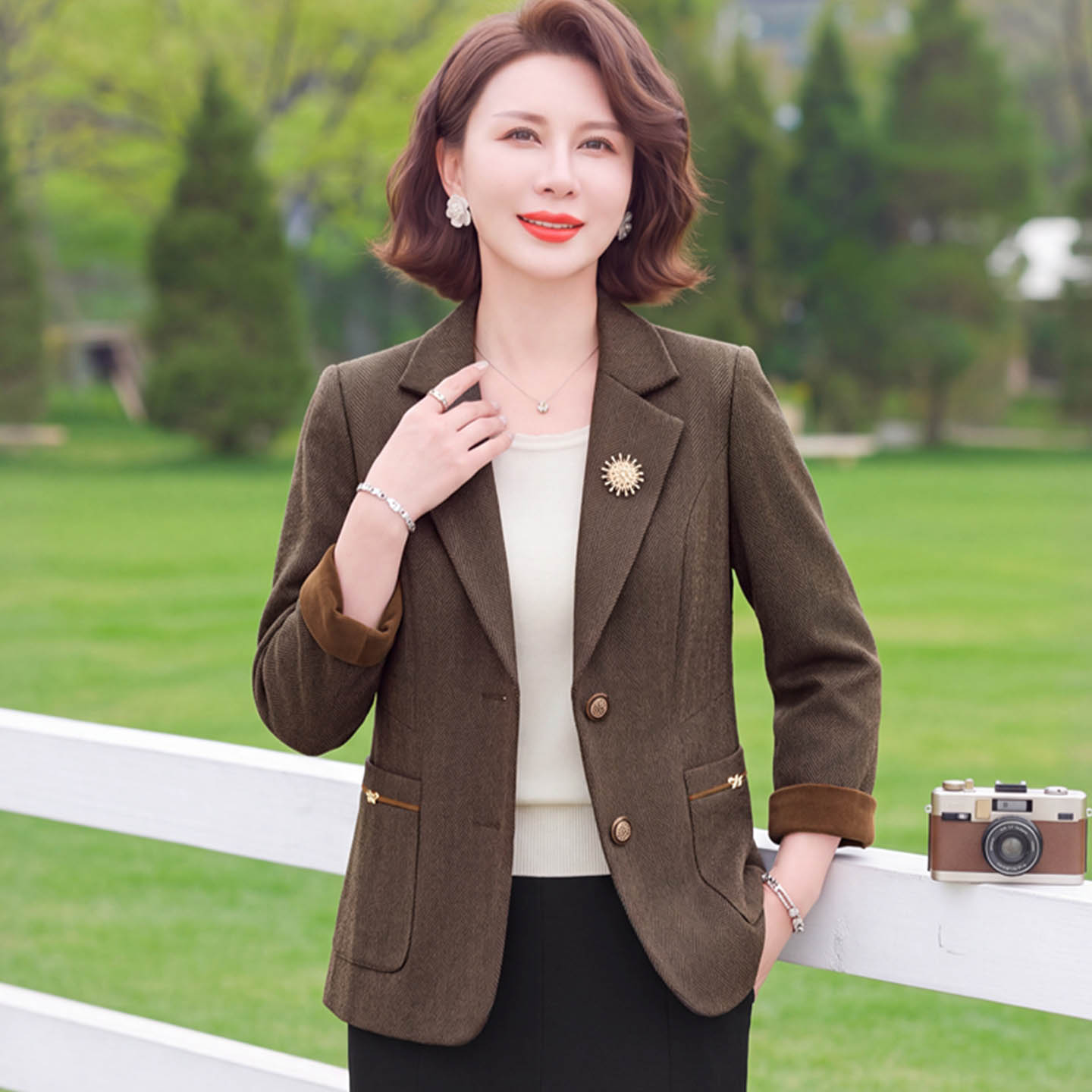 气质妈妈装春秋小西装外套女2026新款中老年洋气显瘦高级感上衣